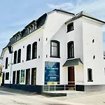 De La Roseraie Aparthotel Florenville