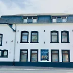 De La Roseraie Aparthotel *