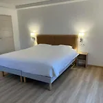 Aparthotel De La Roseraie Florenville